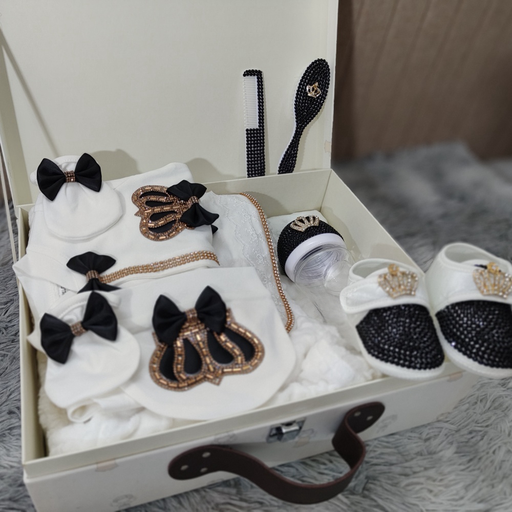 Кукольный черный золотой подар – обзор и цена Baby Nursery Uniform
